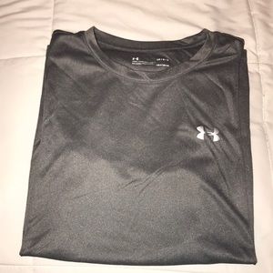 NEVER WORN UNDER ARMOUR SHIRT